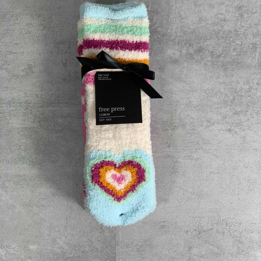 3/$20 Free Press 2 Pair Fuzzy Socks SZ 6-10.5